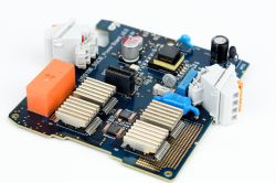 INFINEON SP005982382